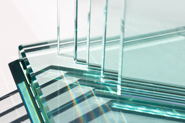 千葉県船橋市のバクが解説する「ガラスフィルムが割れた時の正しい対処と施工の重要性」